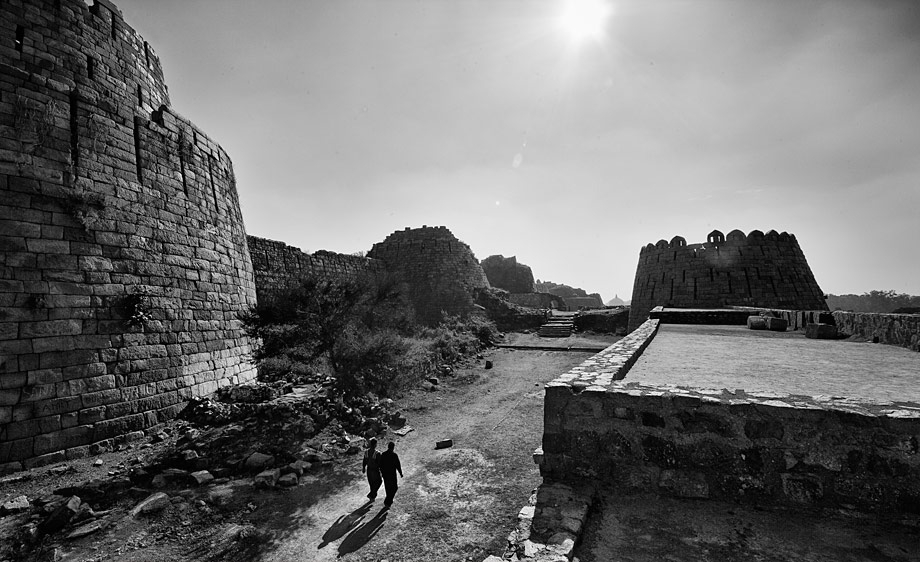 Tughlaqabad Fort is a ruined fort in Delhi, stretching across 6.5 km, built by Ghiyas-ud-din Tughlaq, the founder of Tughlaq dynasty, of the Delhi Sultanate of India in 1321, which was later abandoned in 1327. Photo: Shahidul Alam/Drik/Majority World