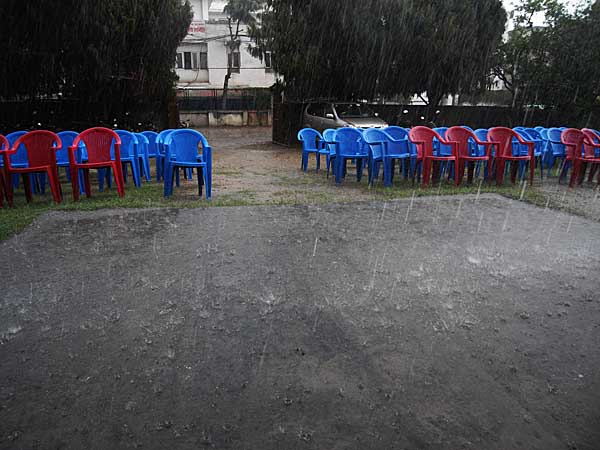 rain-at-chobi-mela-in-kathmandu-4128