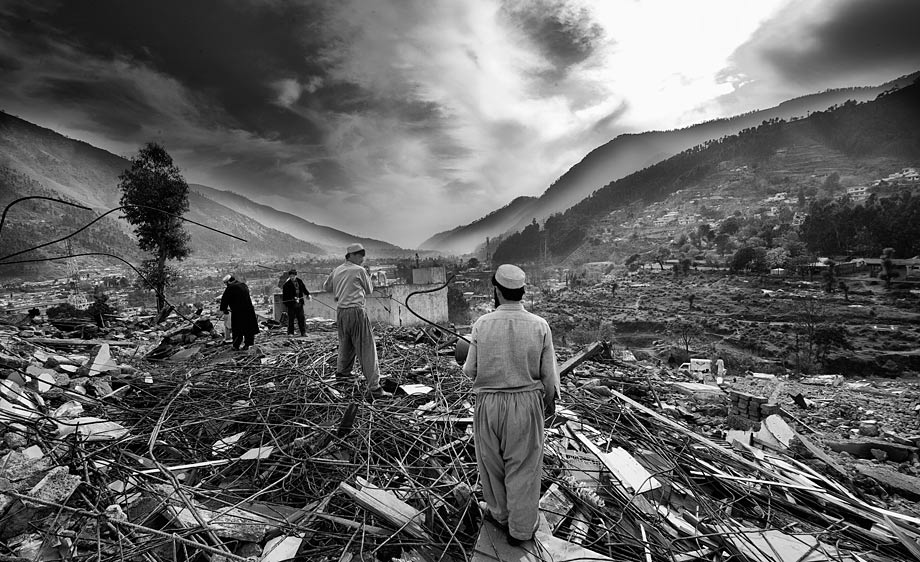 Ballakot city, once a popular tourist destination, after the 1995 earthquake. Kashmir. Pakistan. "It used to be a city. Now it is a graveyard". Amjad my driver. ? Shahidul Alam/Drik/Majority World