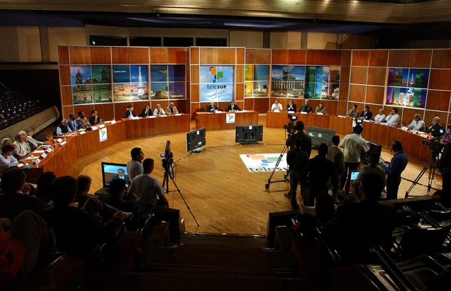 July 24, 2005: Recording the first broadcasting of Telesur, based in Caracas, Venezuela. The company is jointly owned by Venezuela, Argentina, Cuba, Ecuador, Nicaragua, Bolivia and Uruguay. Photo:MARCELO GARCIA/AFP