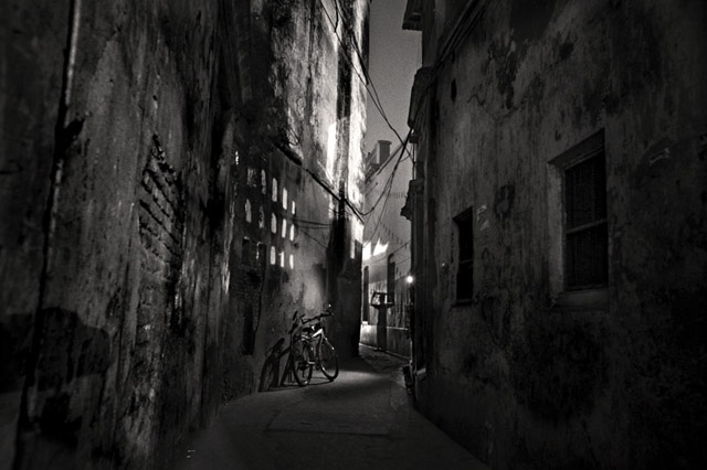 A silent lane, Uttar Moushindi, 2012.