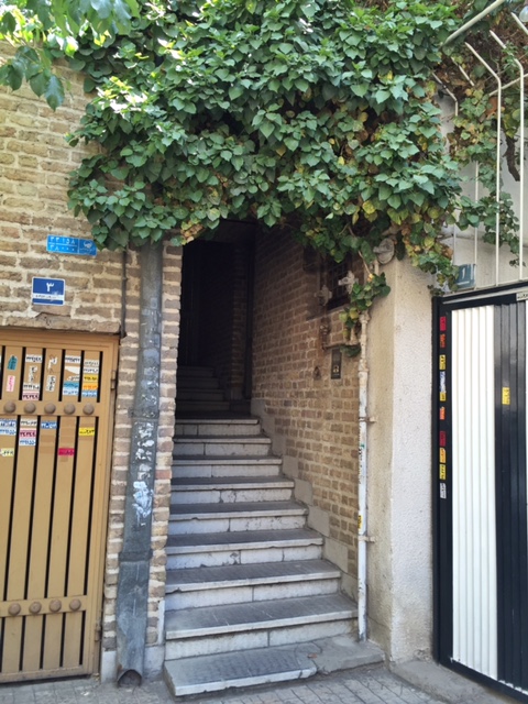 Entrance to house of Abbas Kiarostami. Tehran 21 June 2016. Photo: Shahidul Alam/Drik/Majority World